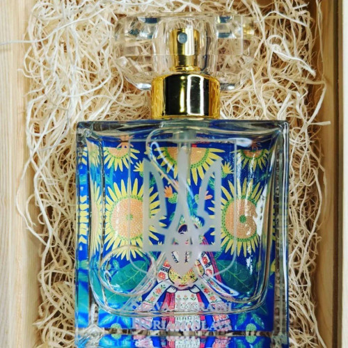 Канадський бренд Meleg Perfumes створив аромат «Слава Україні» Канадський бренд Meleg Perfumes створив аромат «Слава Україні»